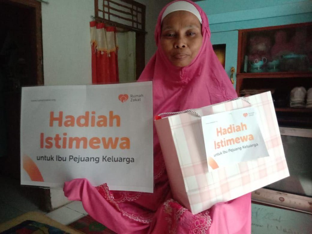 Hadiah untuk Ibu Desa berdaya Margasana