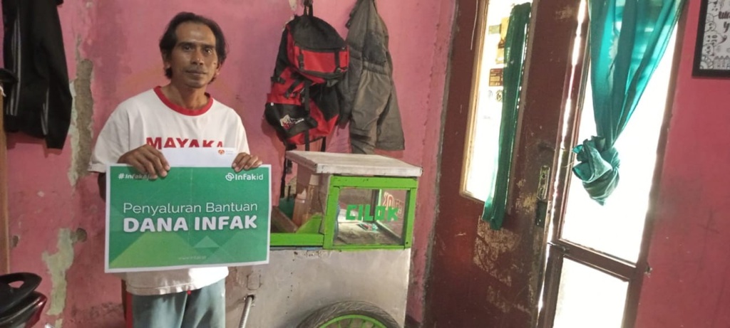 Rumah Zakat Bantu Usaha Pedagang Cilok